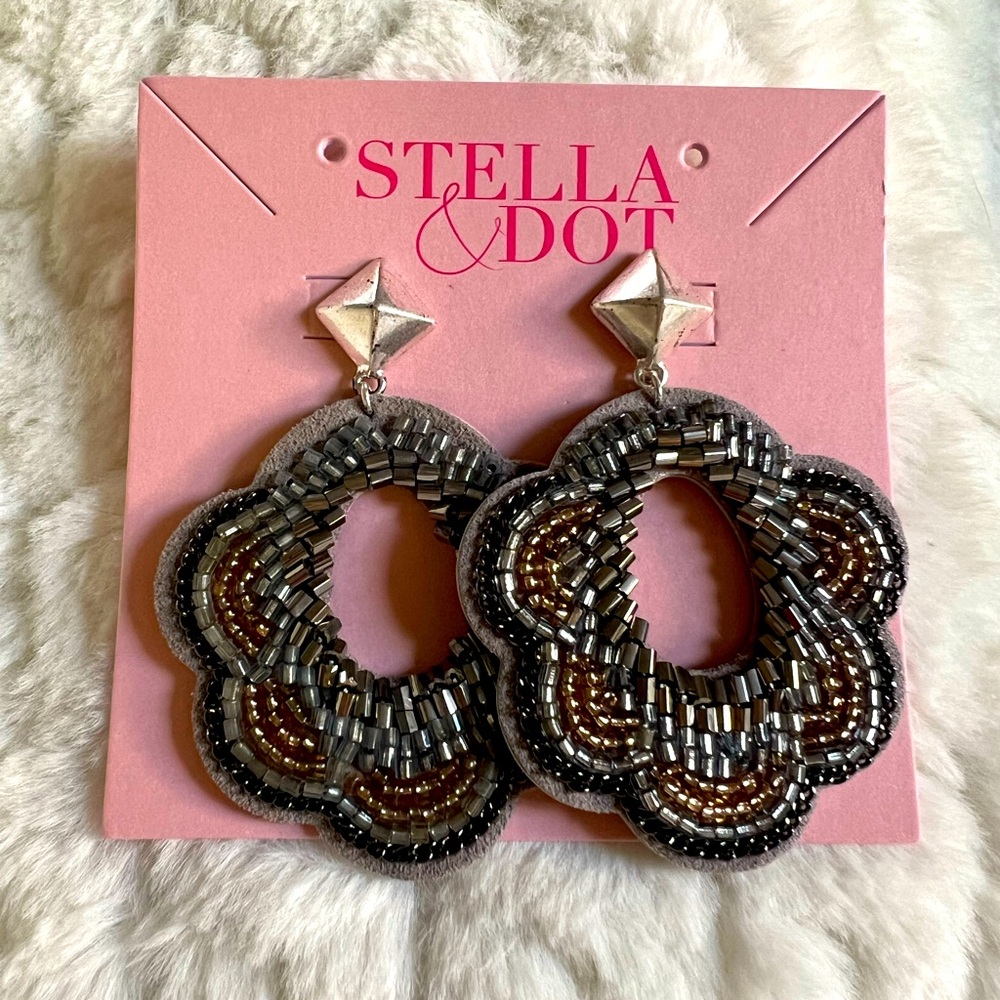 Never worn Stella and Dot Dove Statement earrings